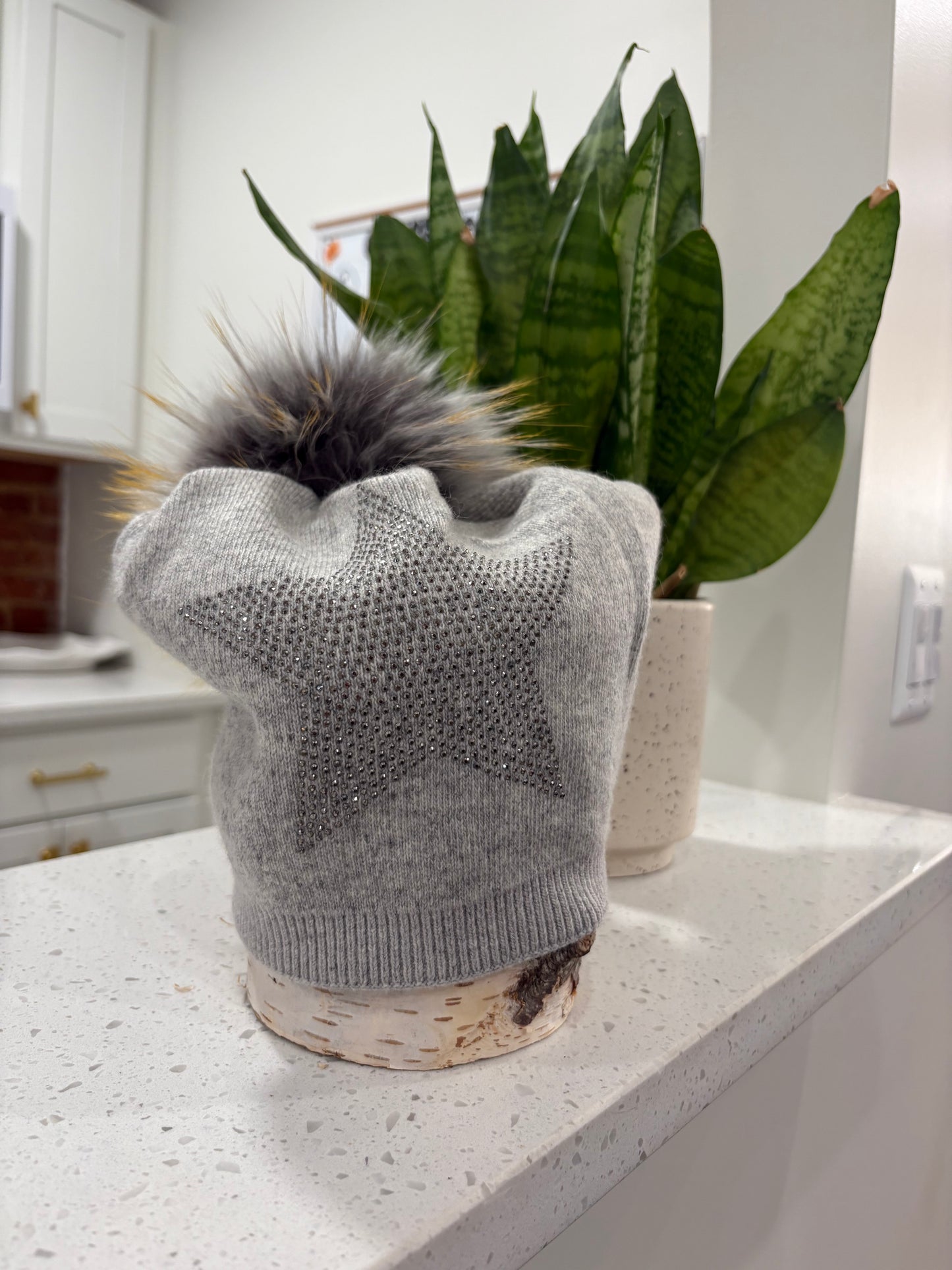 LINDA RICHARDS POM HAT