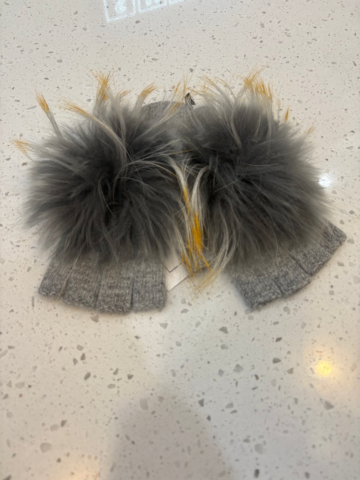 LINDA RICHARDS POM FINGERLESS GLOVES