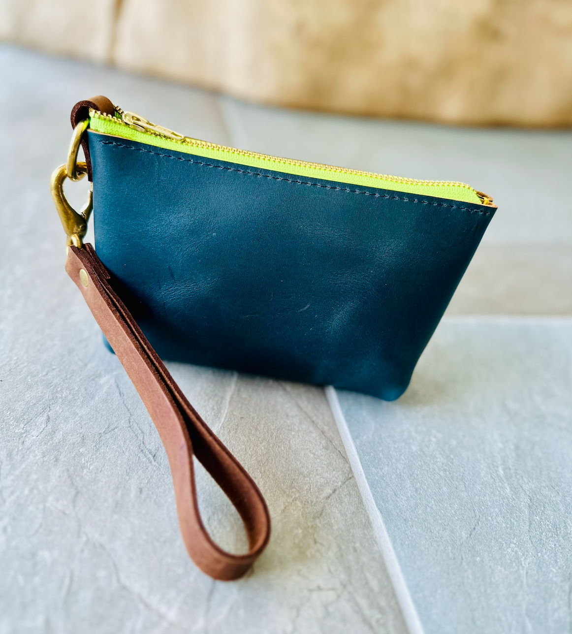 WOLF LEATHER TRAVEL CASE