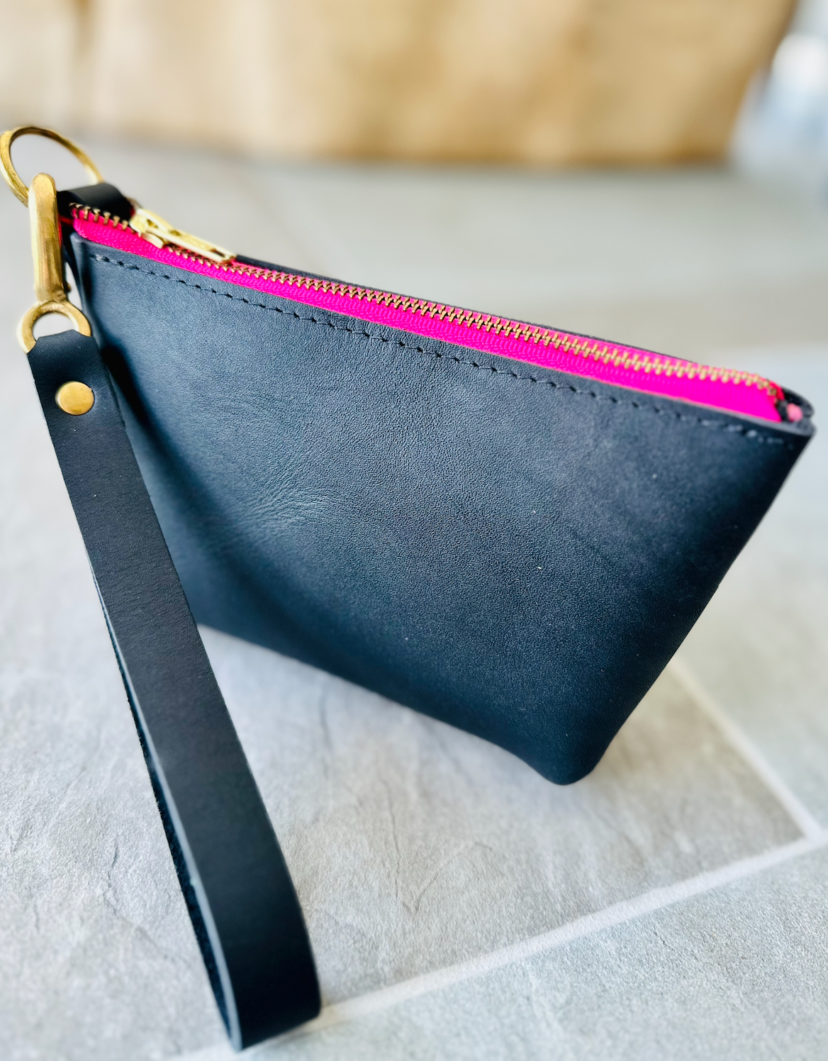 WOLF LEATHER TRAVEL CASE