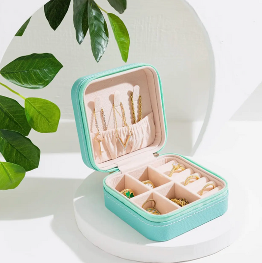 MAGNIFIQUE HEARTS JEWELRY CASE