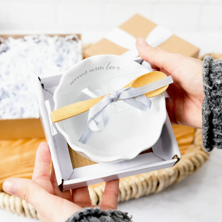 PAVILION SERVED WITH LOVE SET