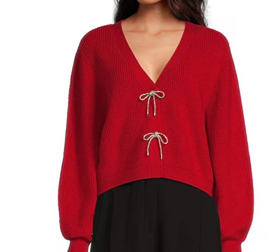 SKIES ARE BLUE THE MISTLETOE MOMENT SWEATER