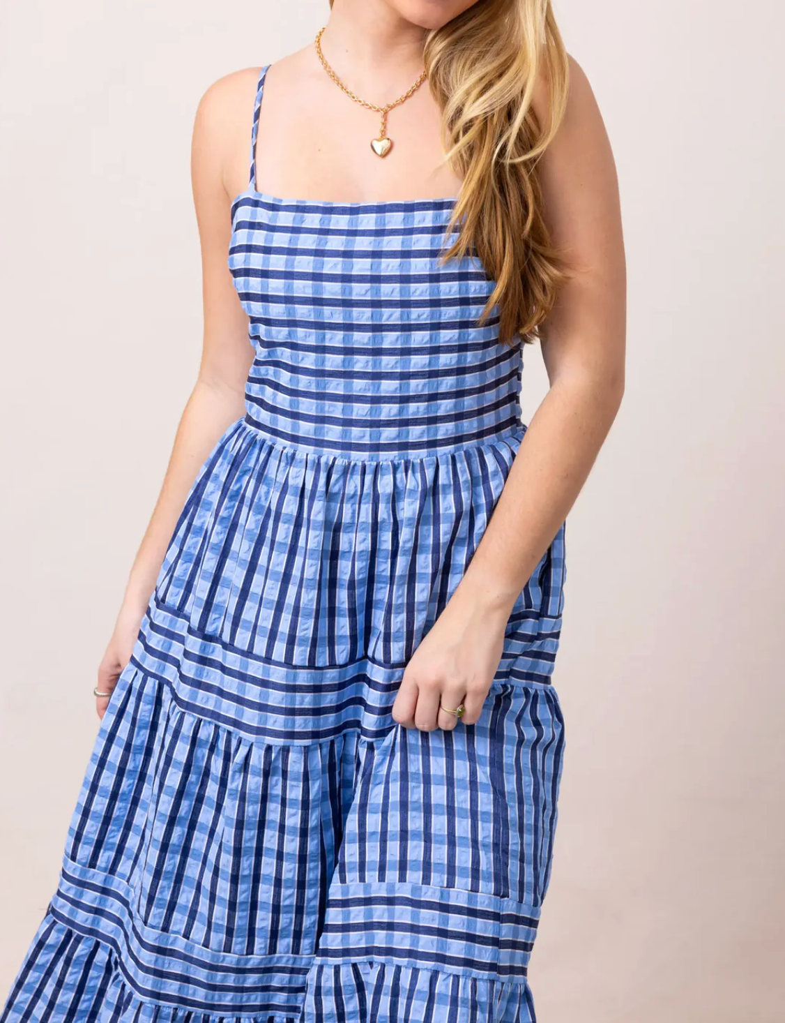 thml dress The Casey 30% off w/code SUMMER Crescent and Main Done in a timeless blue and white color scheme WOVEN / 85% Rayon THML: What A Joy Olive