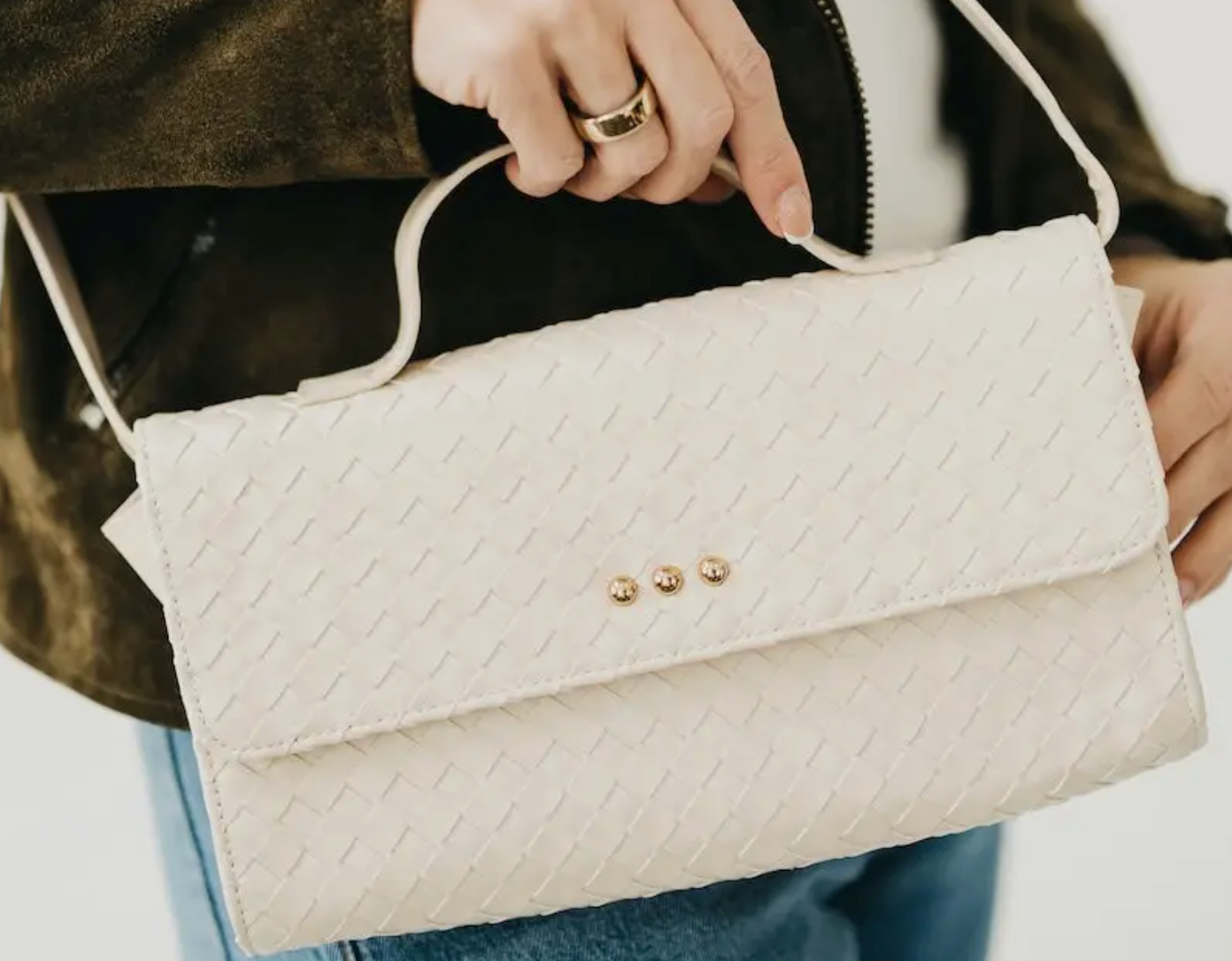 PRETTY SIMPLE ANGEL WEAVE CLUTCH CROSSBODY
