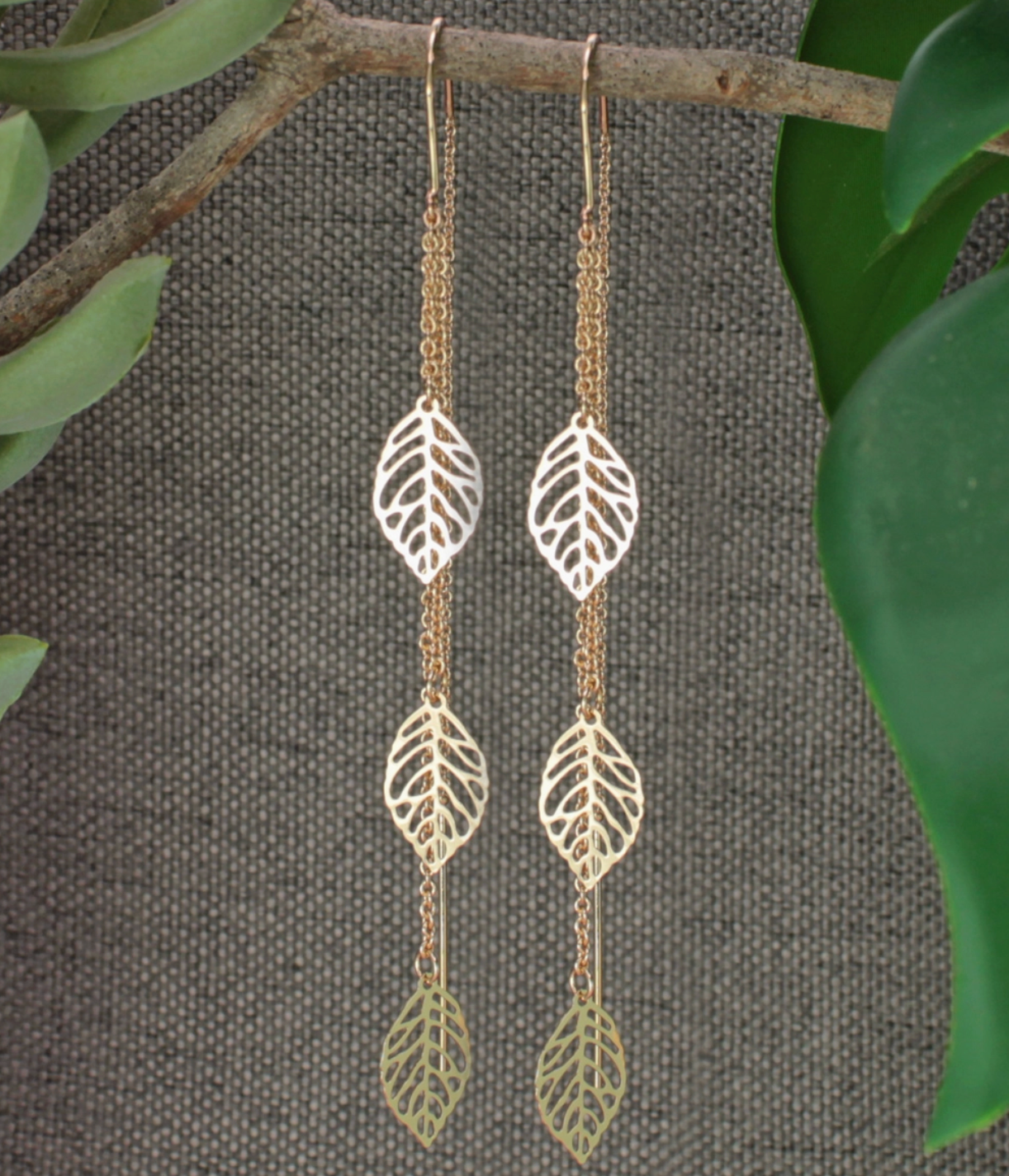 ZAD LEAF EARRINGS