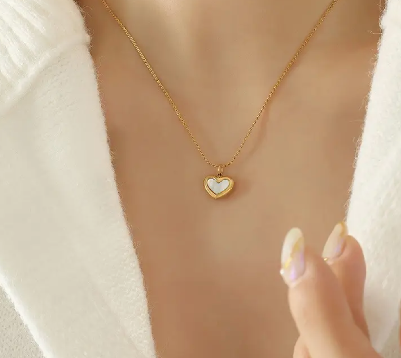 JOSSLYN PEARLY HEART NECKLACE