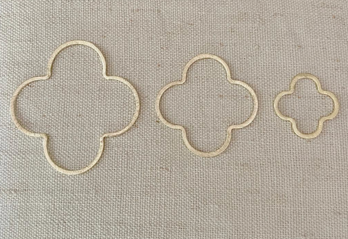 SUMMER LOVE OPEN CLOVER EARRINGS