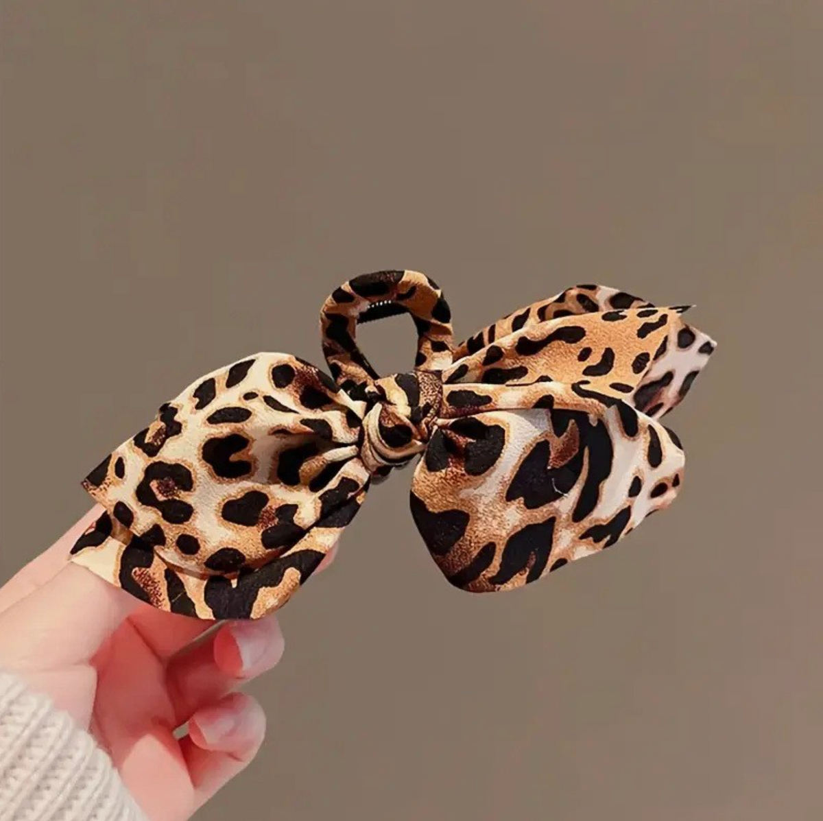 JOSSLYN ANIMAL PRINT CLAW CLIP