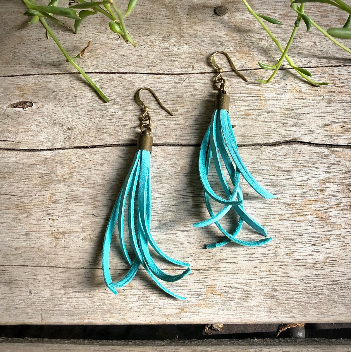 ASTALI MINI TASSEL EARRINGS