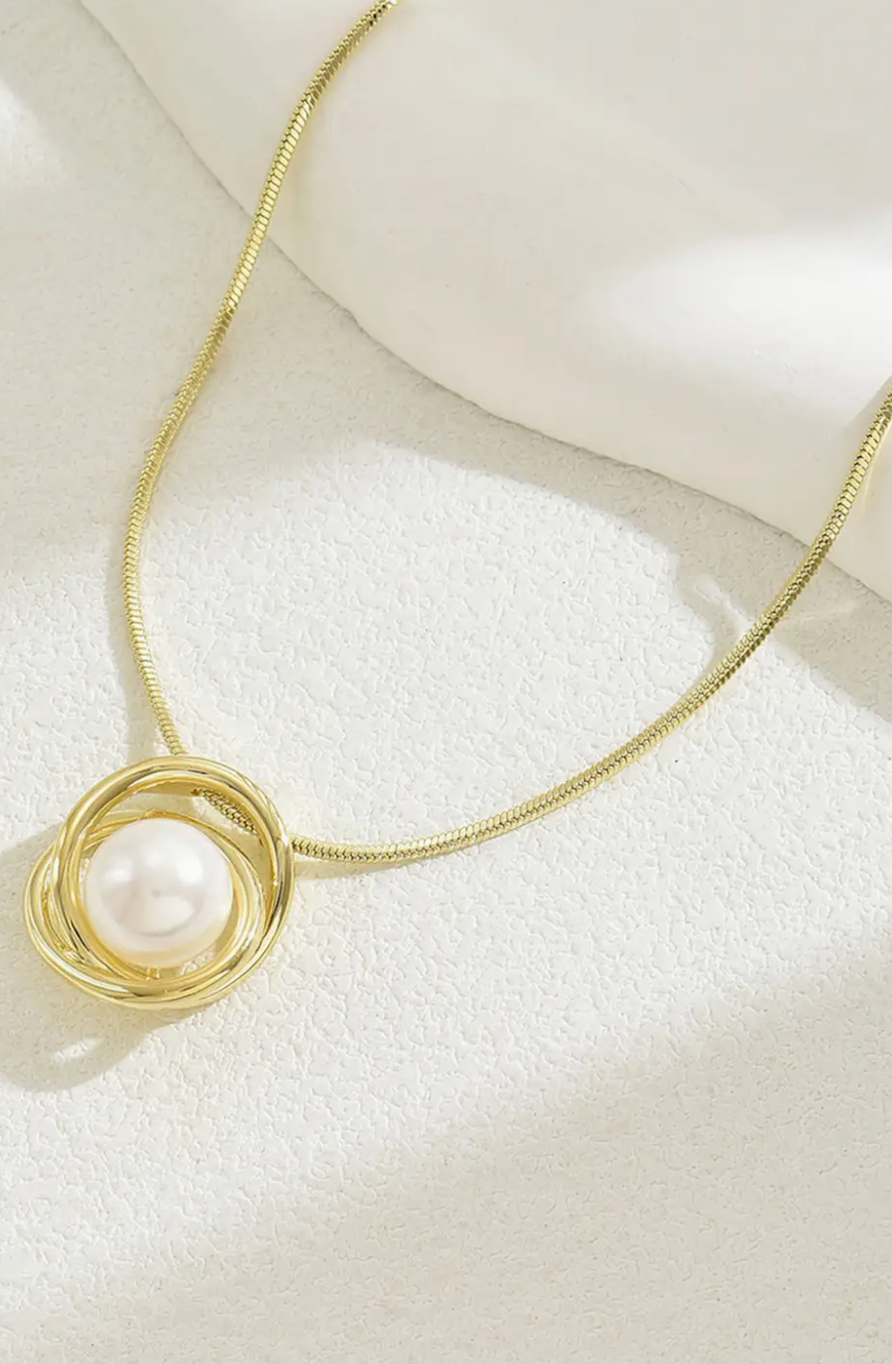 LITTLE DAISY CLOSET PEARL GIRL NECKLACE