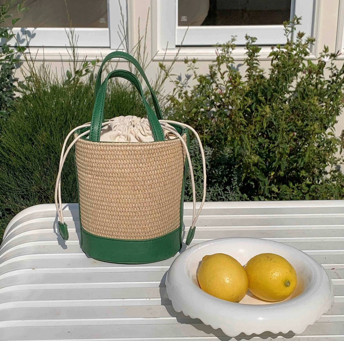 PRETTY PERSUASIONS STRAW BUCKET BAG