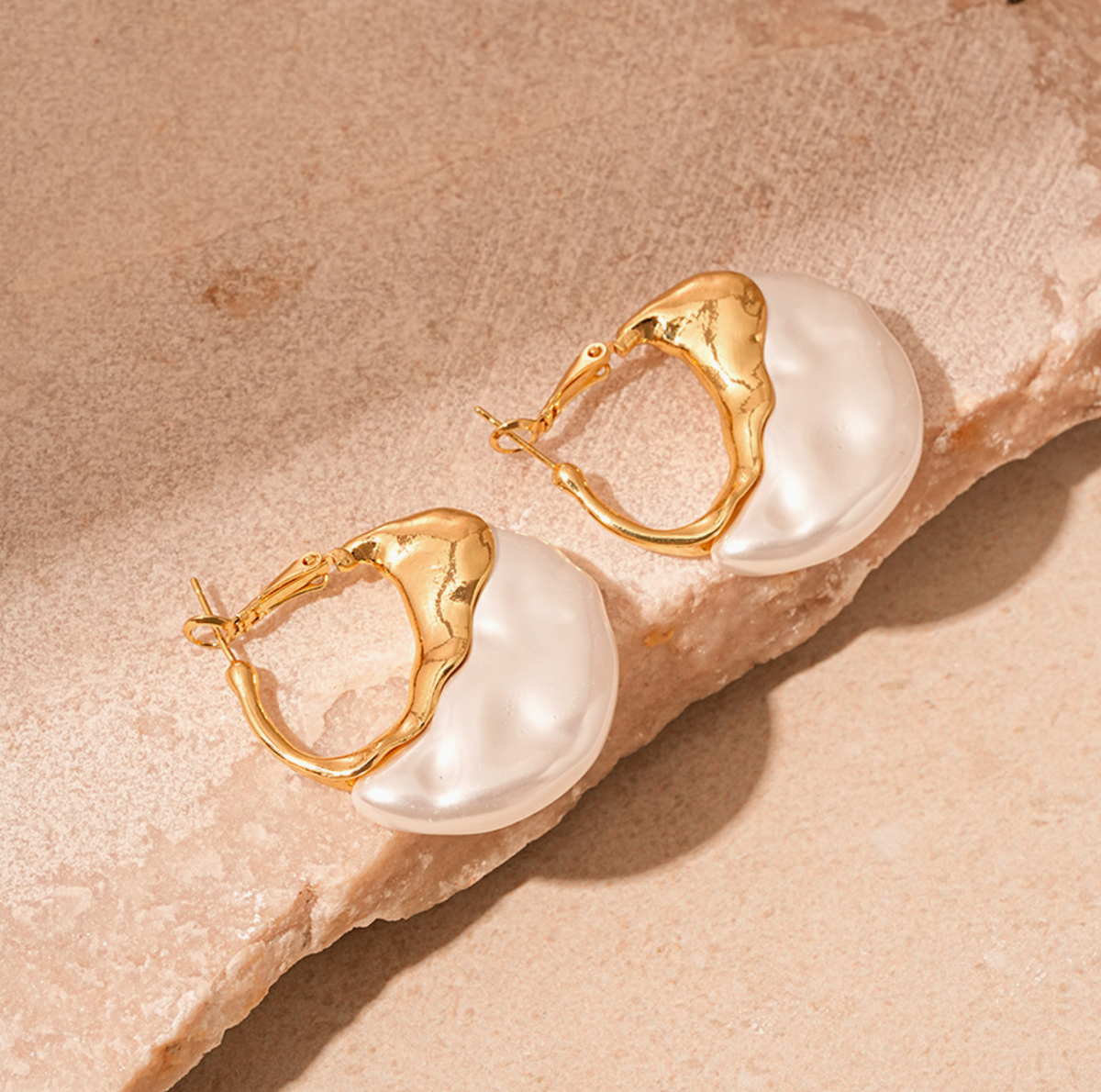 MKS AMERICA PEARLY GIRLY EARRINGS