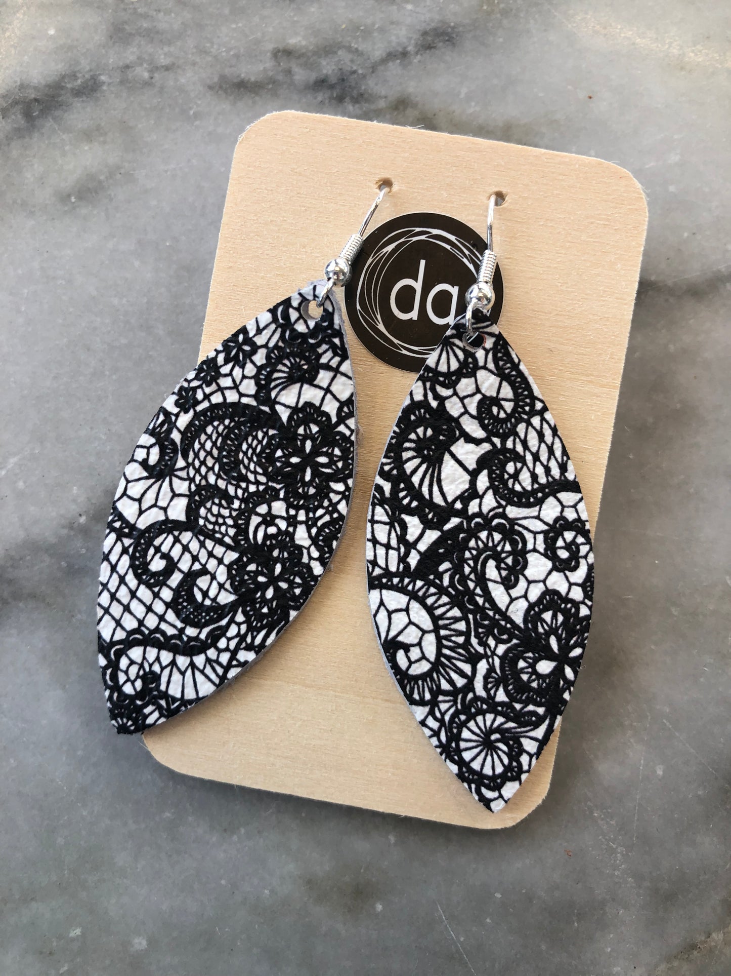 DEER ADDIE LARGE LEAF EARRING