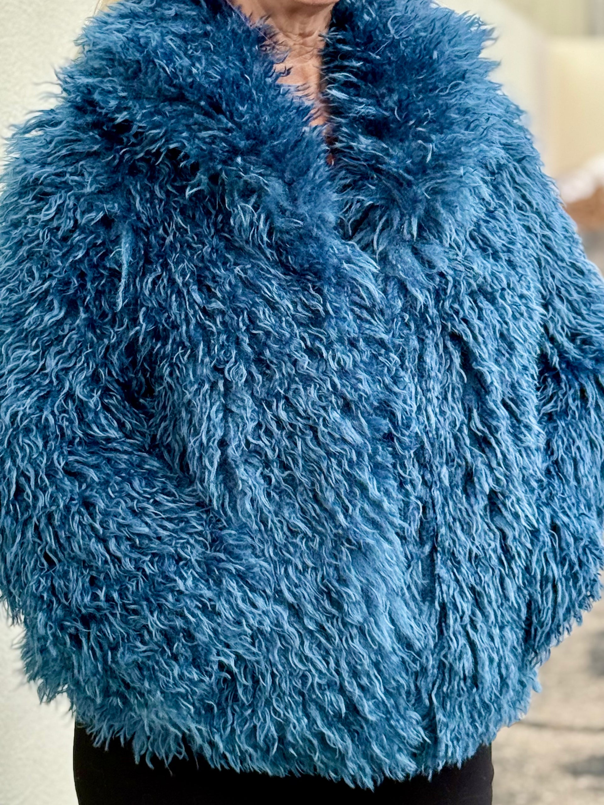 WONDERFUL & YOUNG SHAGGY JACKET – SHIFT WONDERFUL & YOUNG SHAGGY JACKET – SHIFT