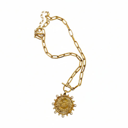 SENSIBLING MEDALLION PENDANT