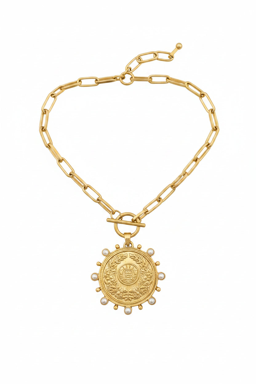 SENSIBLING MEDALLION PENDANT