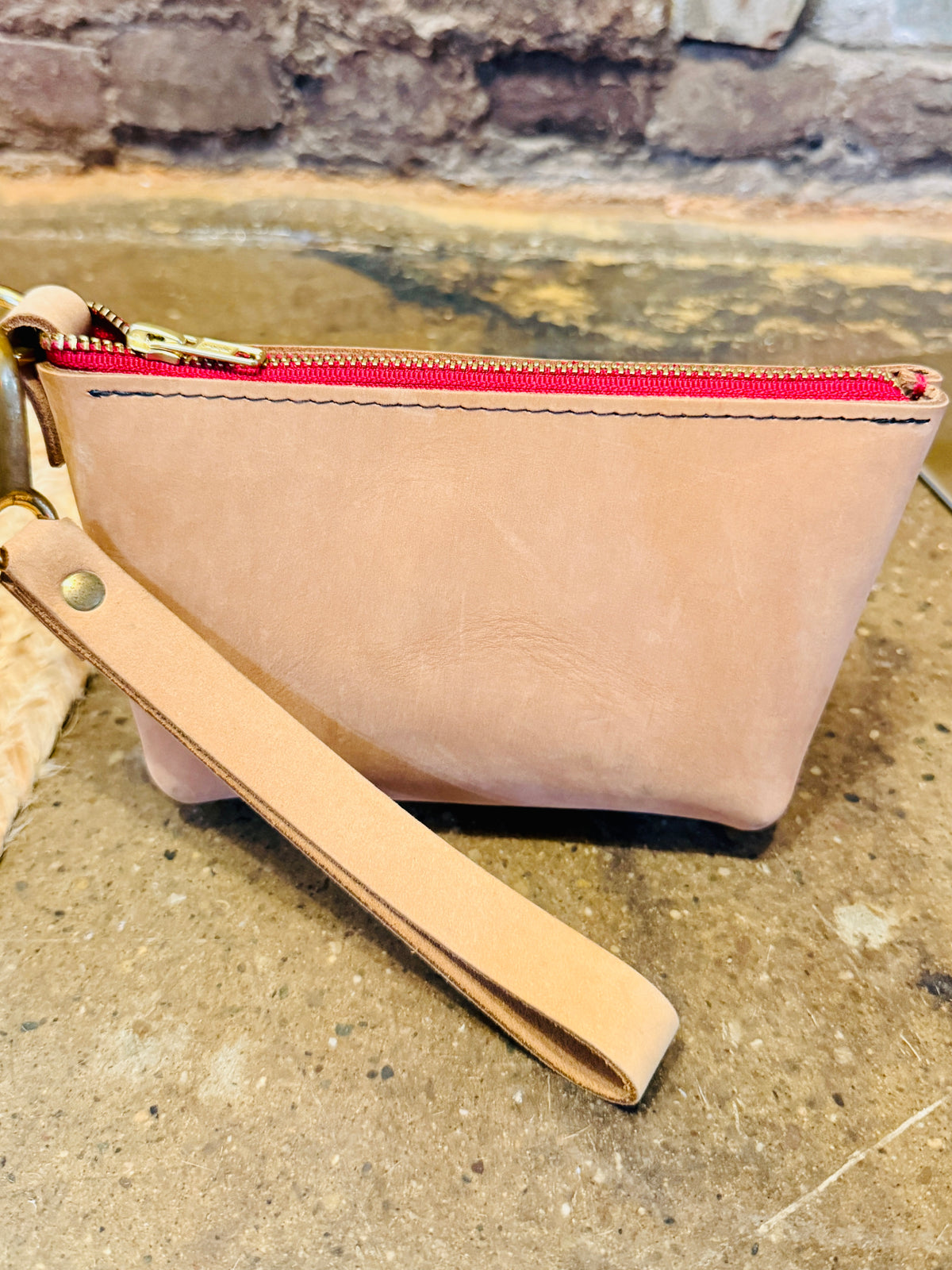 WOLF LEATHER TRAVEL CASE