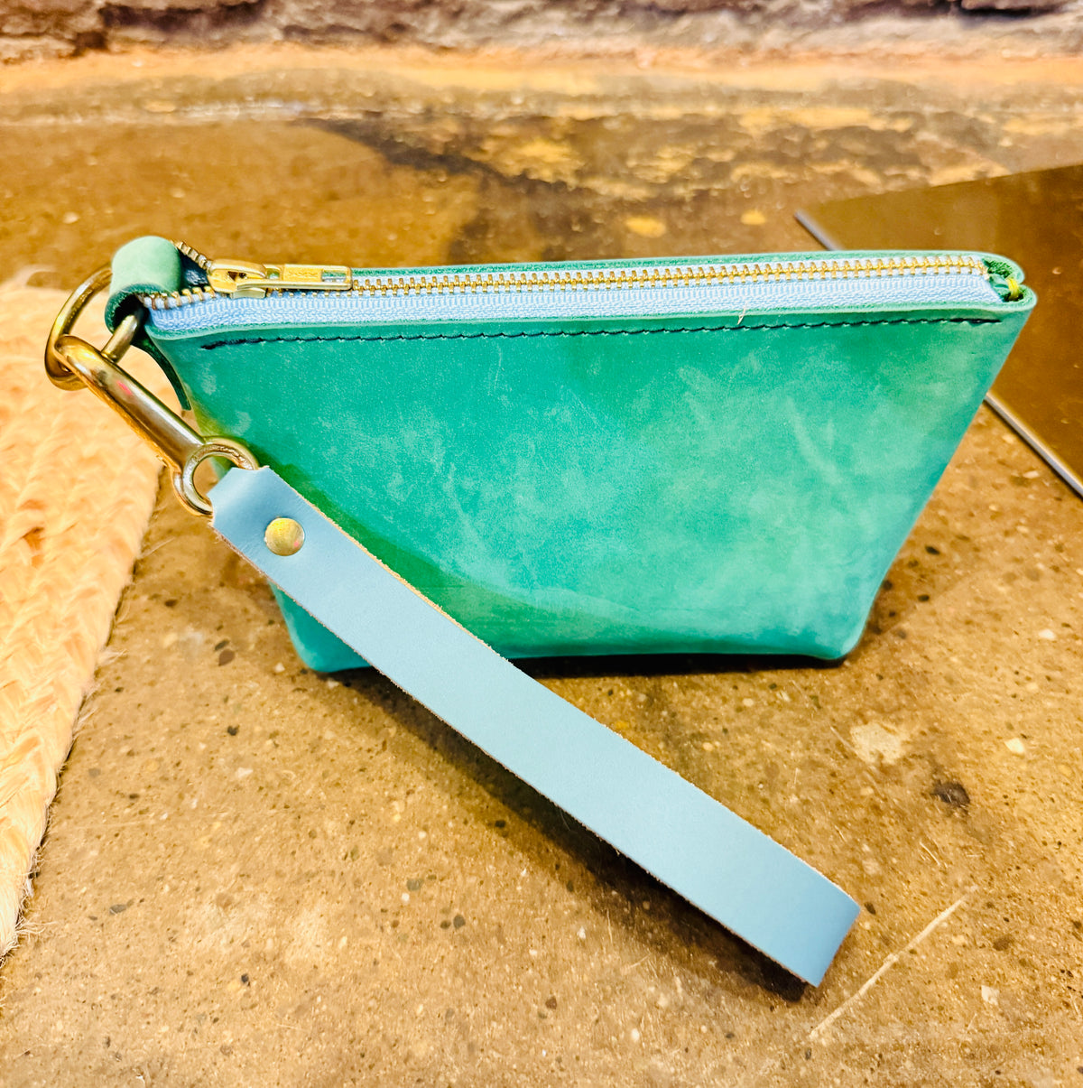 WOLF LEATHER TRAVEL CASE