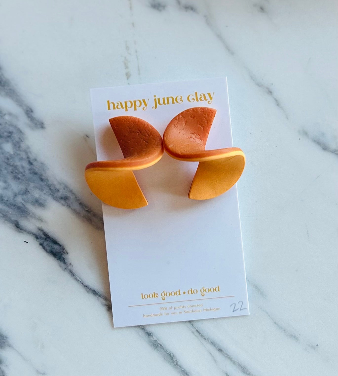 HAPPY JUNE CLAY TWISTY STUD