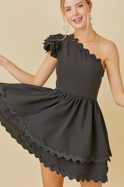 MAIN STRIP ONE SHOULDER SCALLOP EDGE DRESS