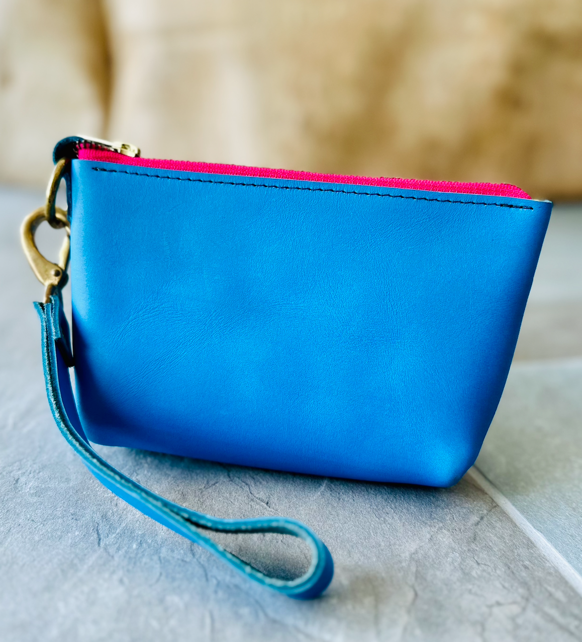 WOLF LEATHER TRAVEL CASE