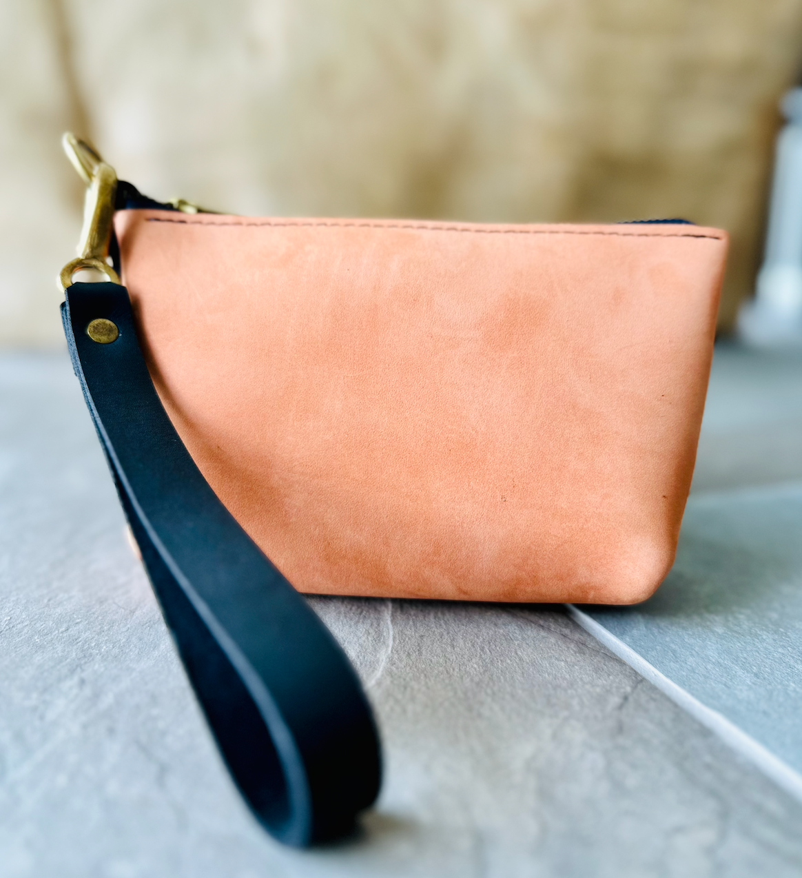 WOLF LEATHER TRAVEL CASE