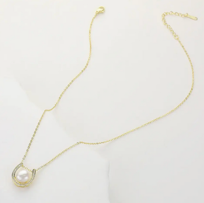 SECRET BOX HORSESHOE NECKLACE