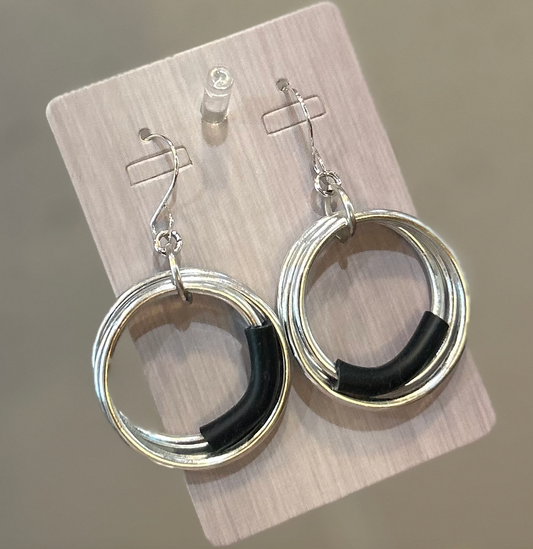 OC KUDOS EARRINGS