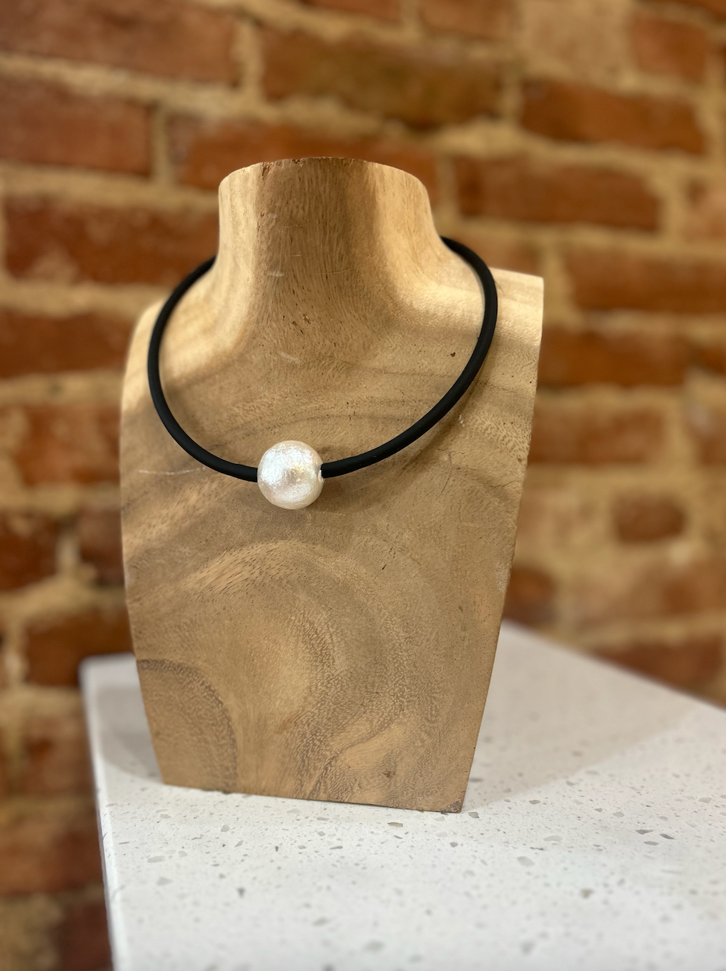 OC CHOKER NECKLACE