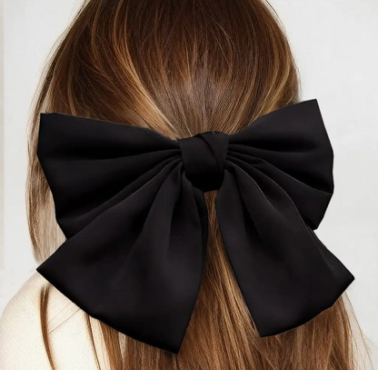 1 THE WOMAN OVERSIZED BOW
