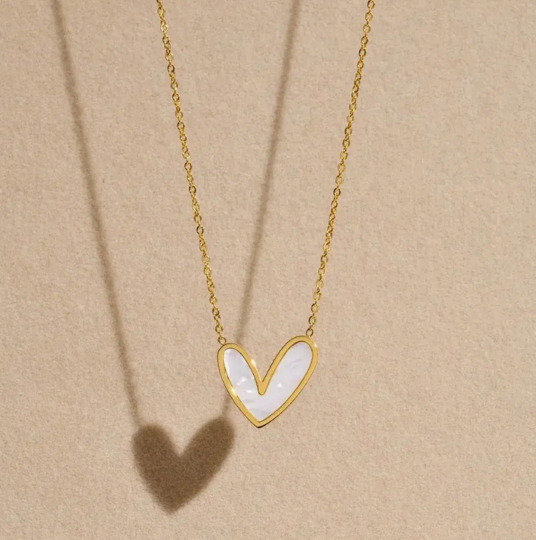 SAHIRA ABIGAIL HEART NECKLACE