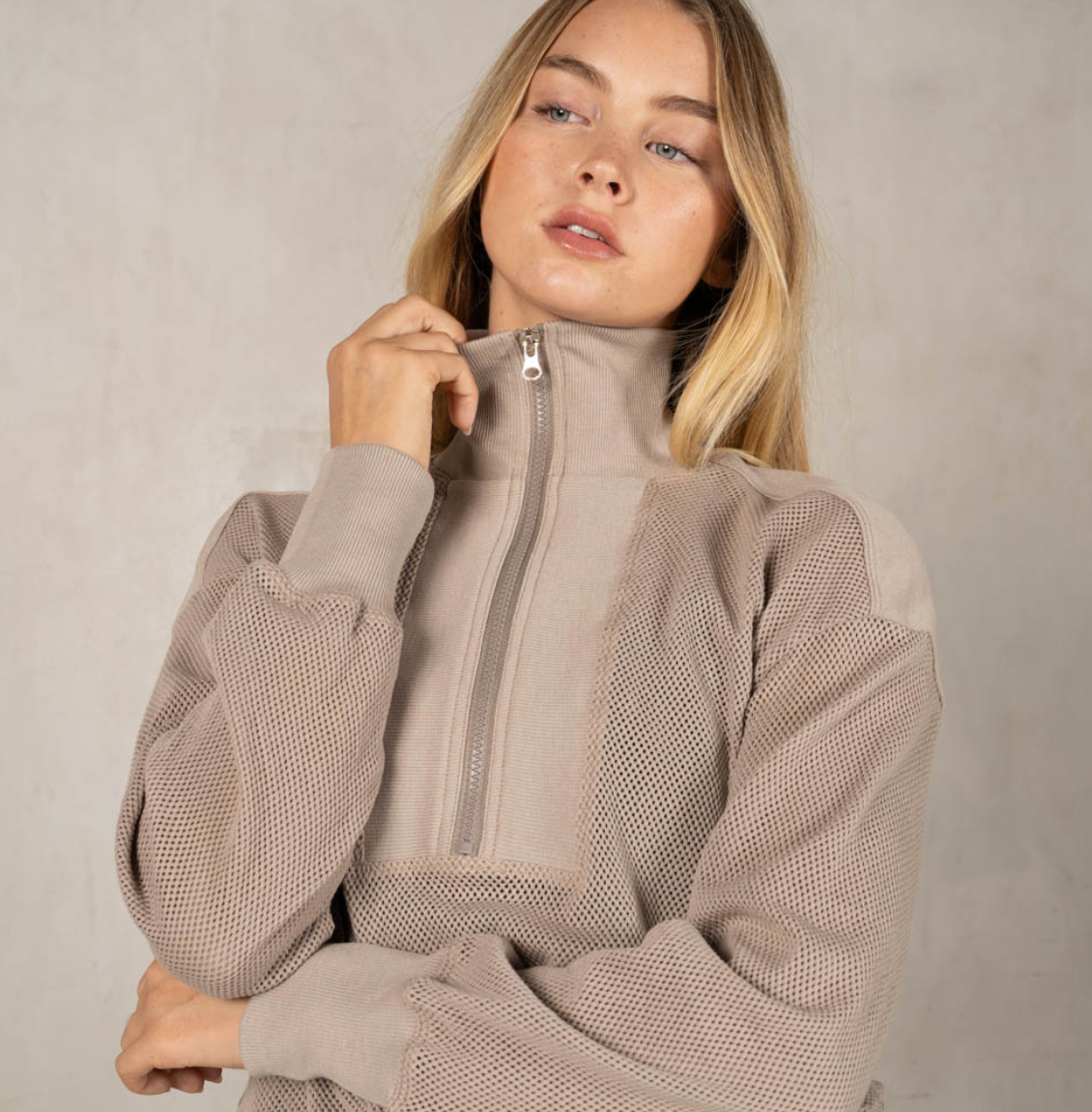 LA BIZ MONICA MESH HALF ZIP SWEATSHIRT