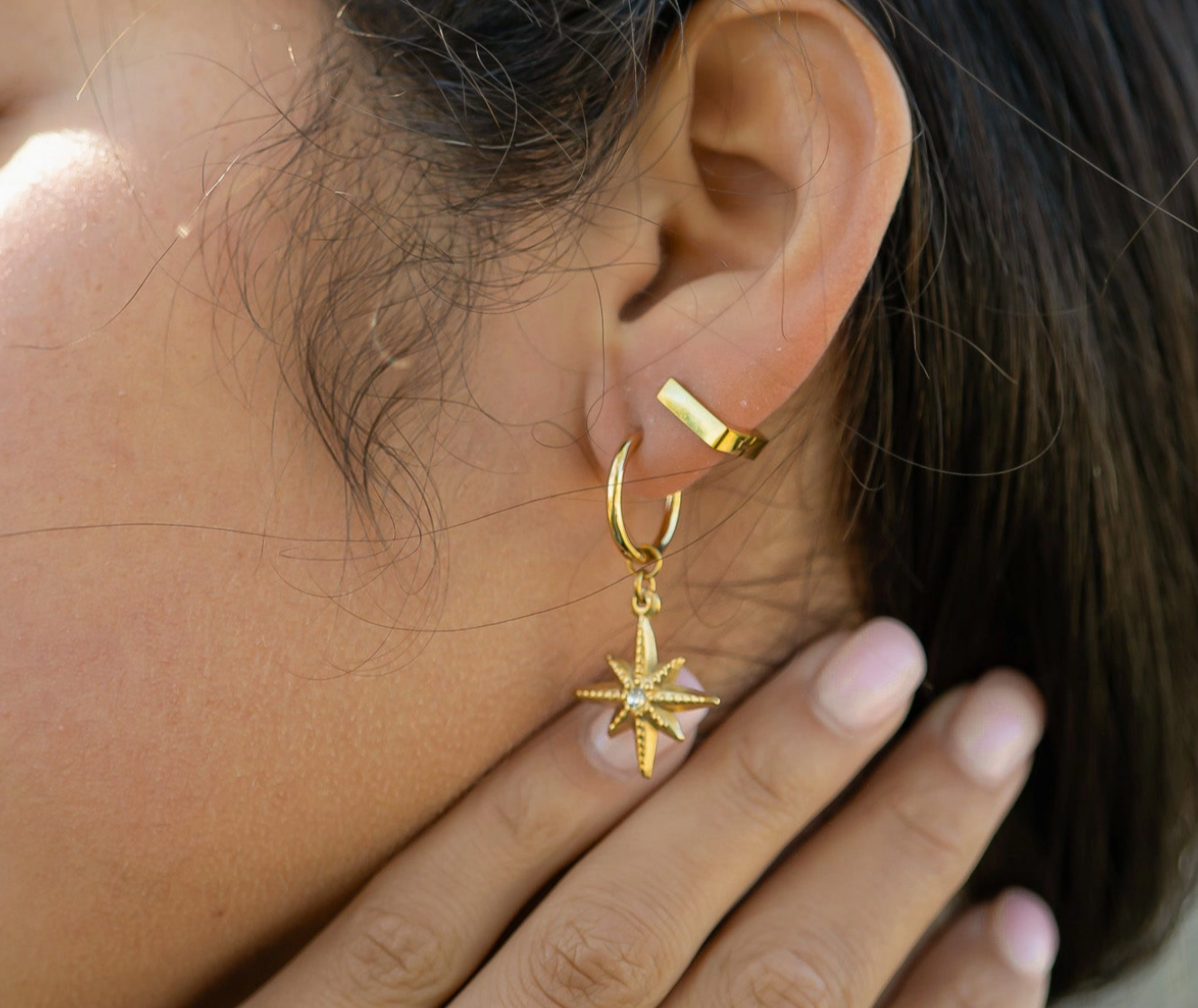 WJW SQUARE HUGGIE EARRINGS