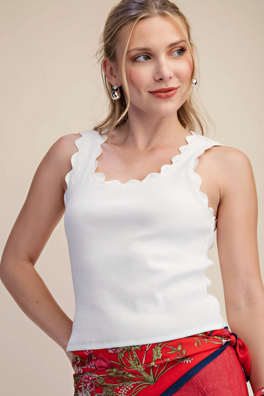 GLAM SCALLOP HEM TANK