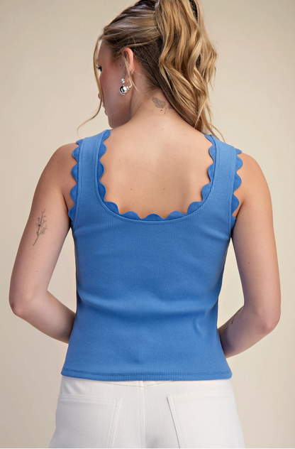 GLAM SCALLOP HEM TANK