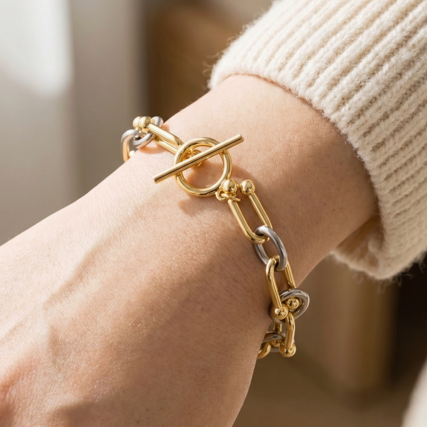 FAME TOGGLE BRACELET