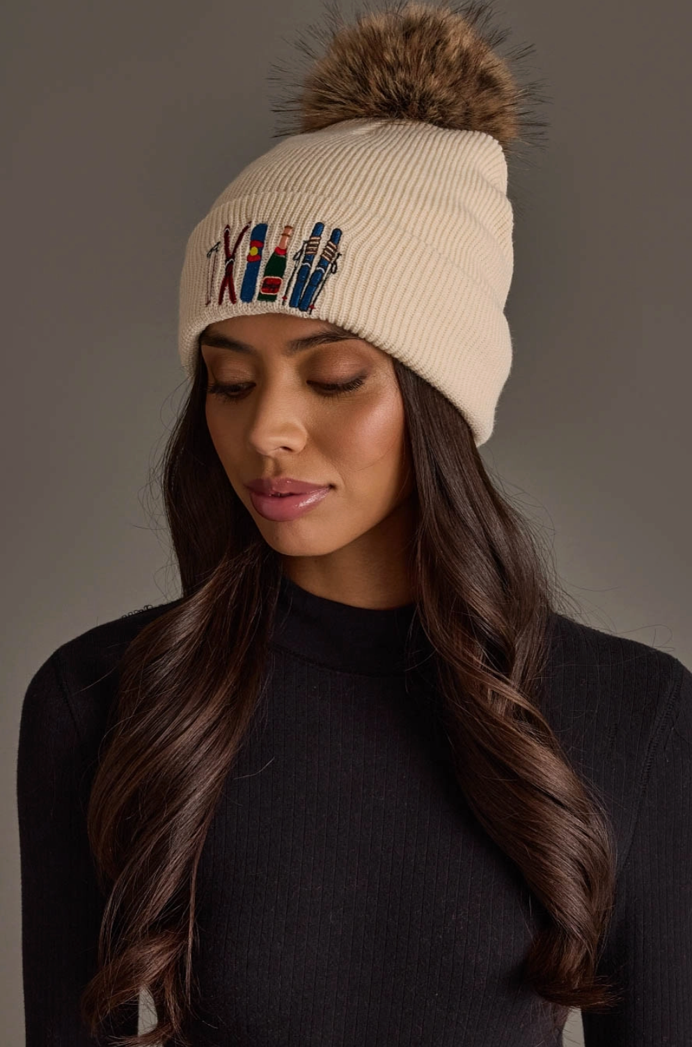 PANACHE SLOPE STAR POM HAT
