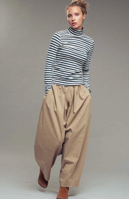 URBAN DAIZY TOMMI KNIT TOP