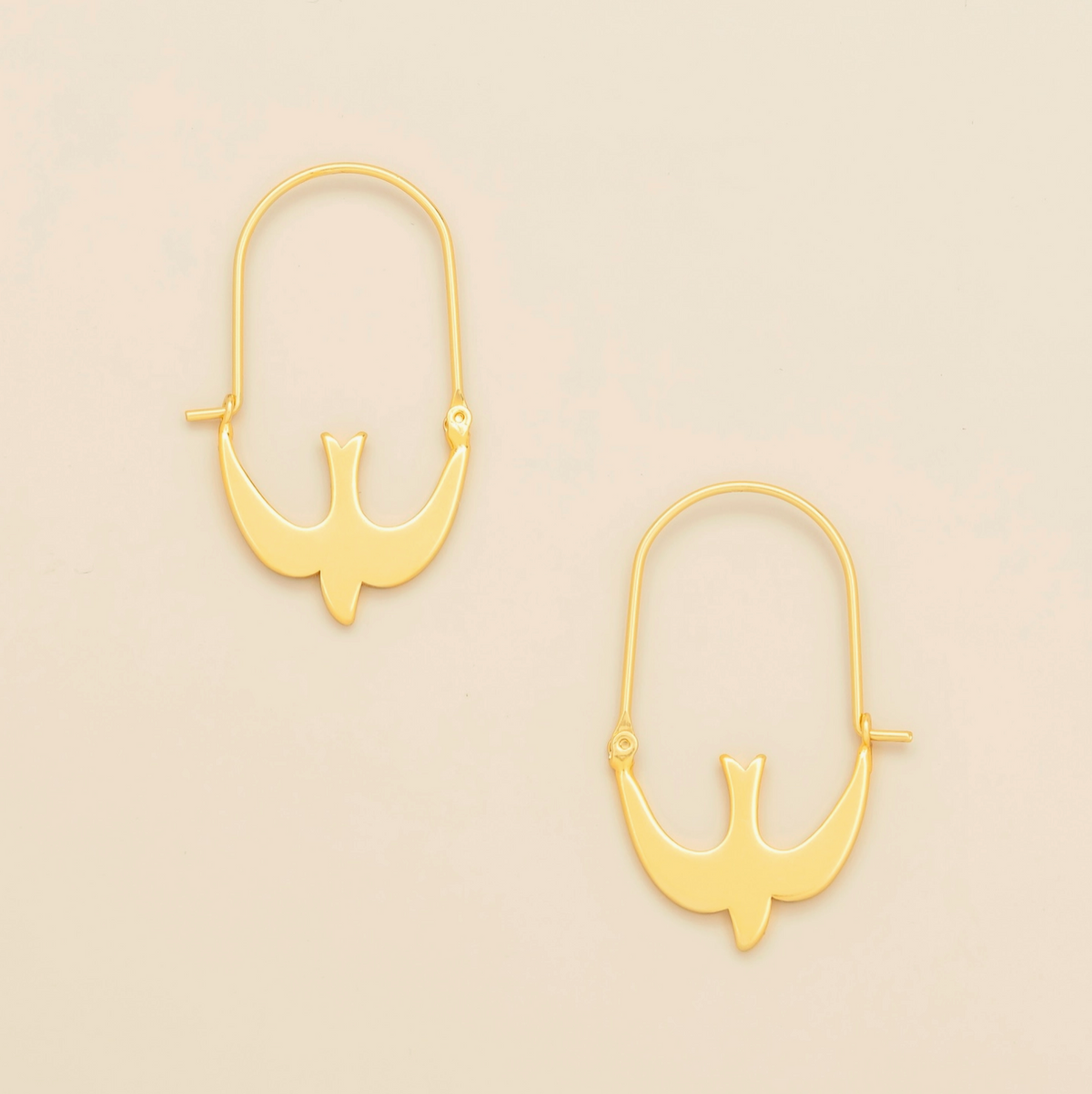 SCOUT SWALLOW HOOP EARRINGS