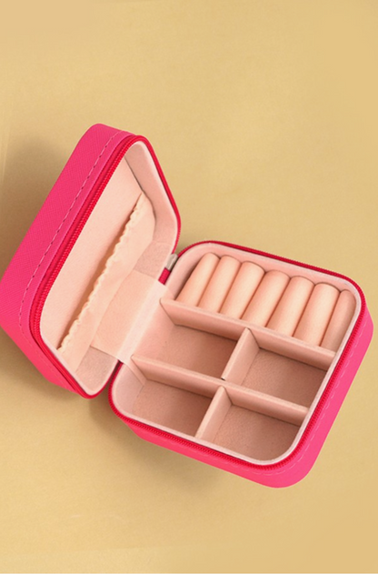 JOSSLYN RED HEARTS JEWELRY CASE