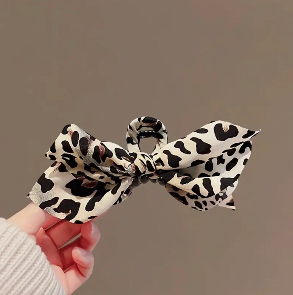 JOSSLYN ANIMAL PRINT CLAW CLIP