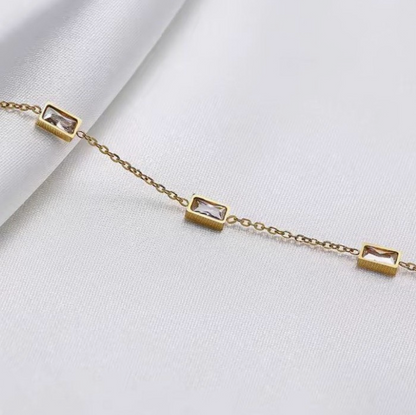 JOSSLYN EMERALD CUT GEM BRACELET