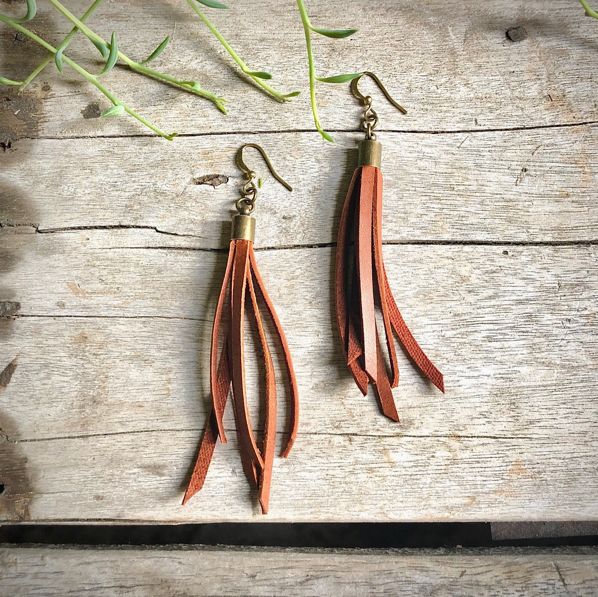 ASTALI MINI TASSEL EARRINGS