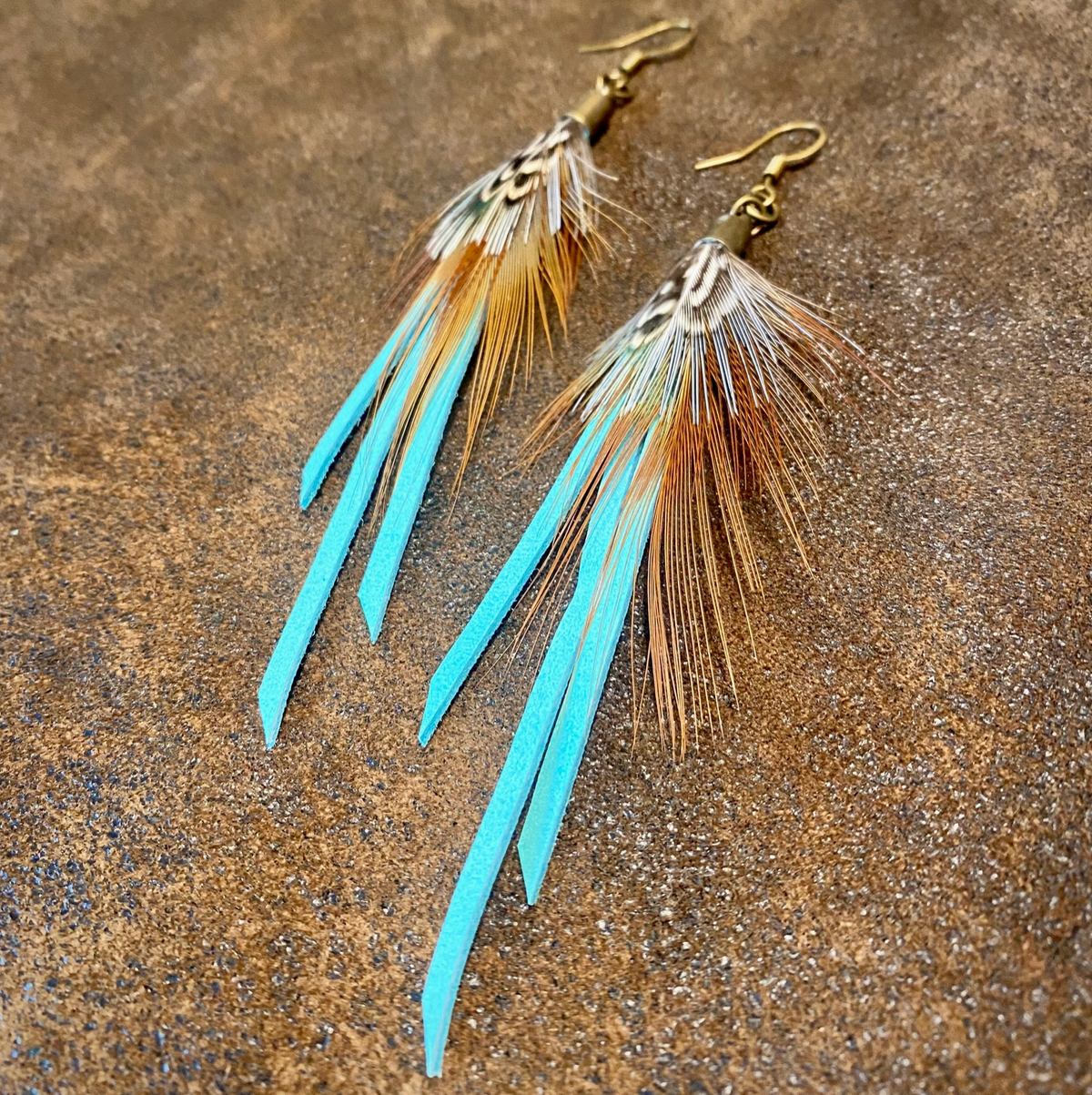 ASTALI MINI FEATHER EARRINGS