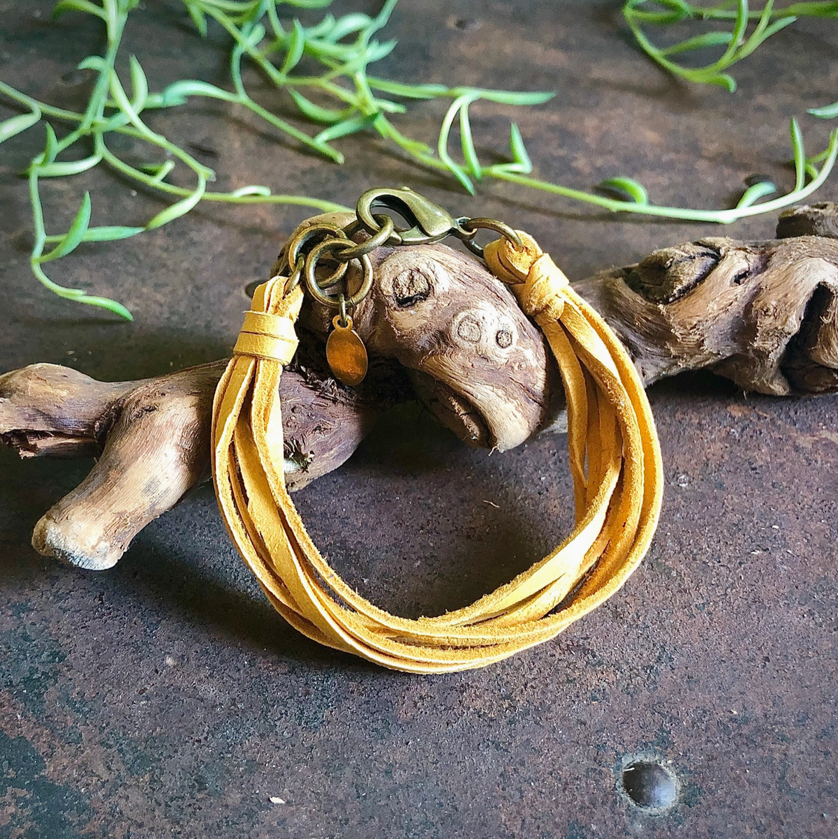 ASTALI LEATHER BRACELET