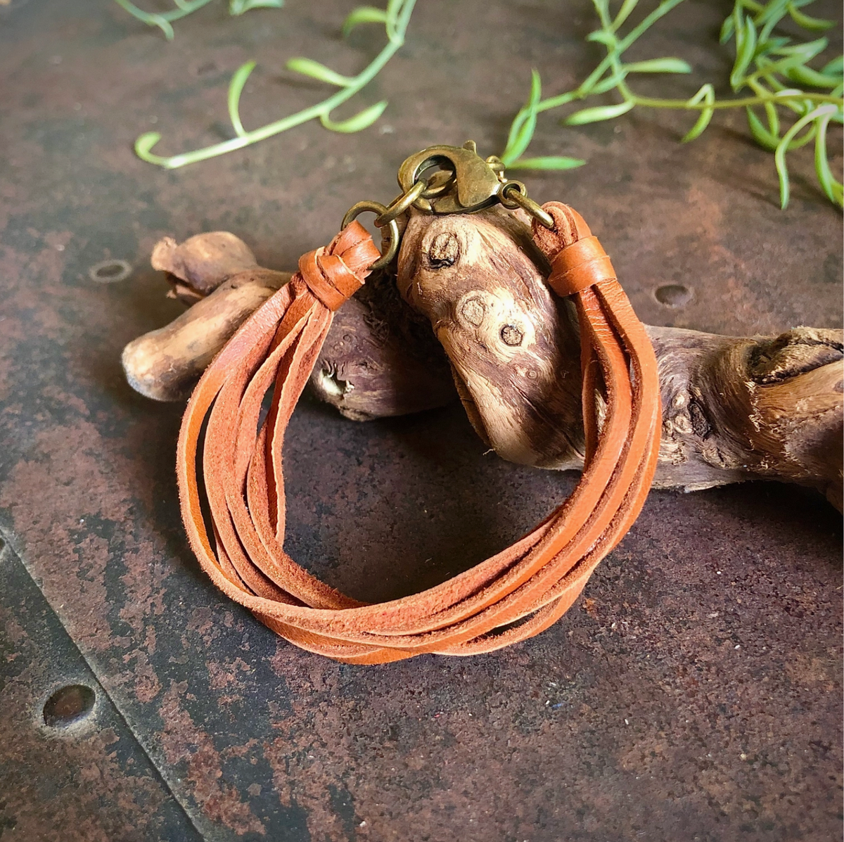 ASTALI LEATHER BRACELET