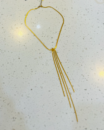 SPLENDID IRIS SNAKE CHAIN NECKLACE