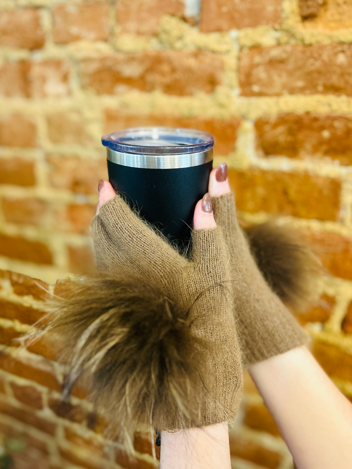 LINDA RICHARDS POM FINGERLESS GLOVES