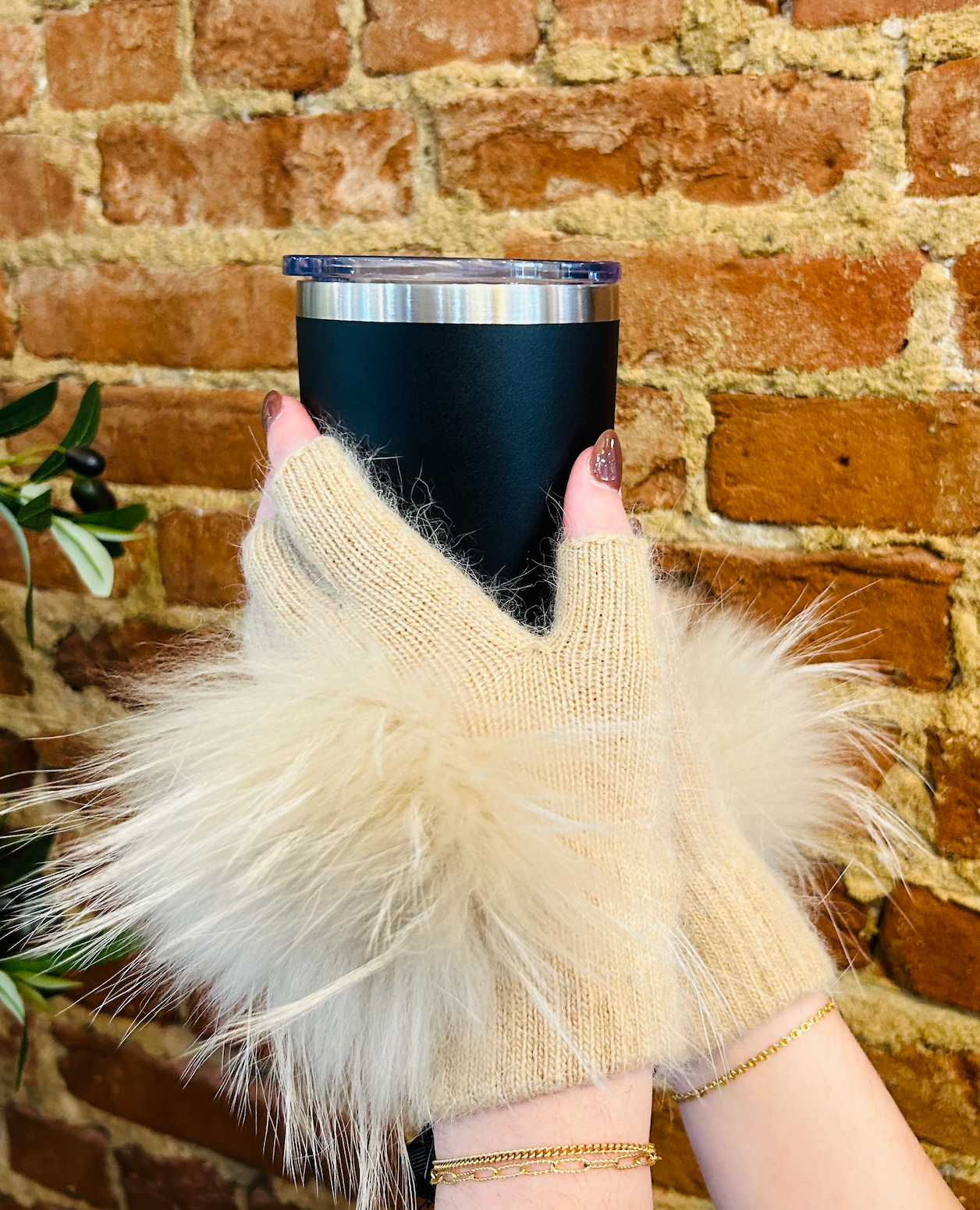 LINDA RICHARDS POM FINGERLESS GLOVES